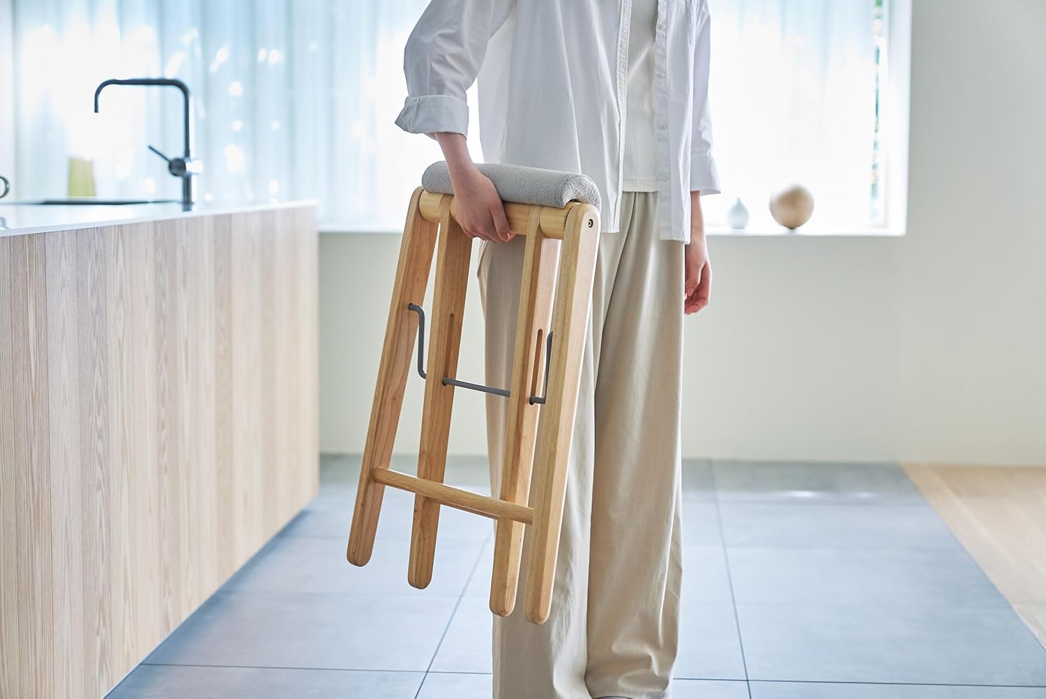 Amazon|折りたたみ式ハイチェア 座面高 64cm 天然木仕様 クッション Amazon|折りたたみ式ハイチェア 座面高 64cm 天然木仕様 クッション
